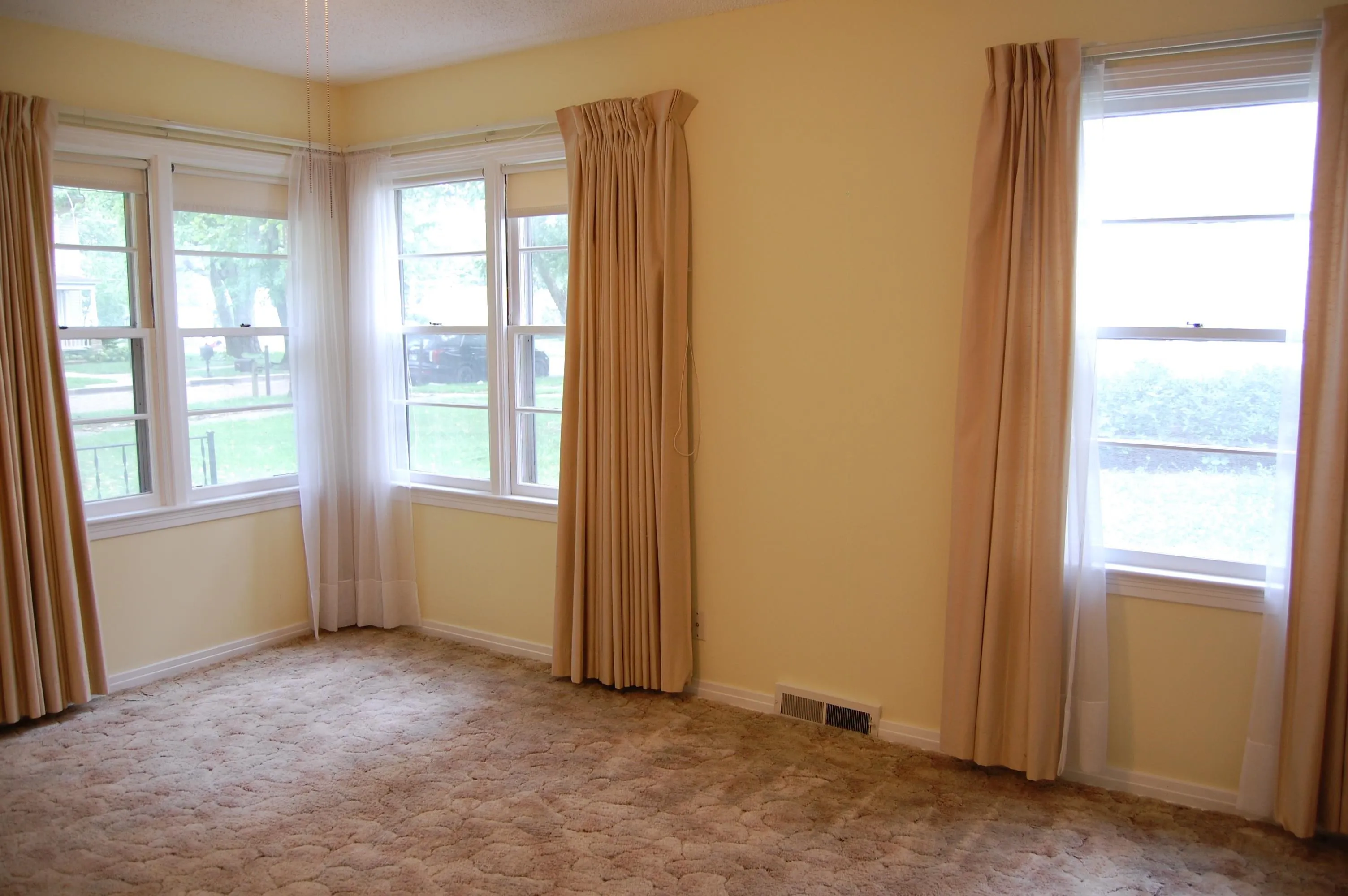 Winfield, Kansas 67156, United States, 2 Bedrooms Bedrooms, ,2 BathroomsBathrooms,Residential,Active,162812