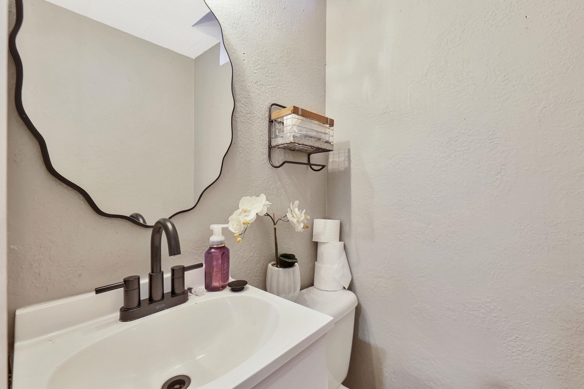 Derby, Kansas 67037, United States, 3 Bedrooms Bedrooms, ,3 BathroomsBathrooms,Residential,Pending,67868