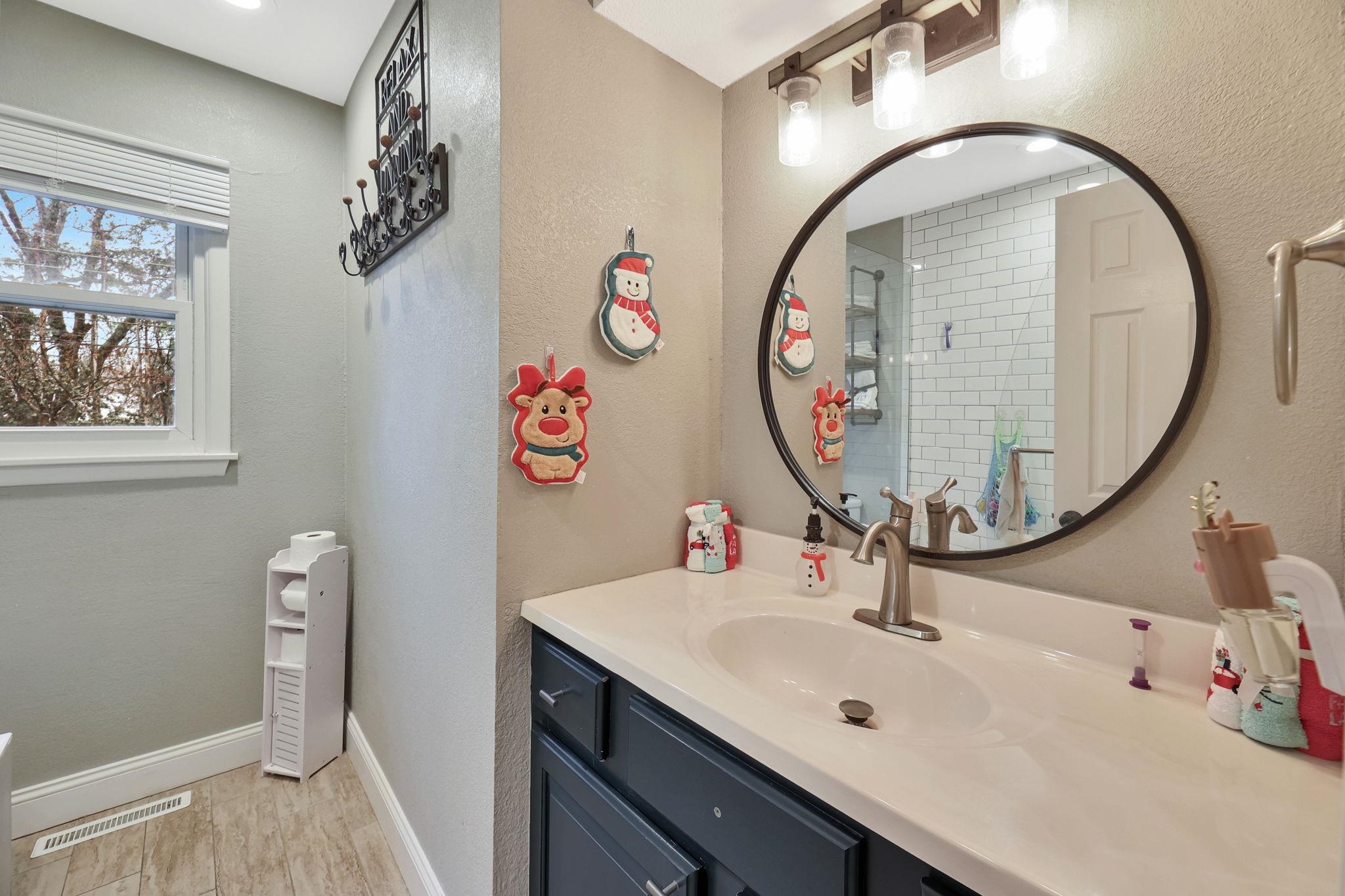 Derby, Kansas 67037, United States, 3 Bedrooms Bedrooms, ,3 BathroomsBathrooms,Residential,Pending,67868