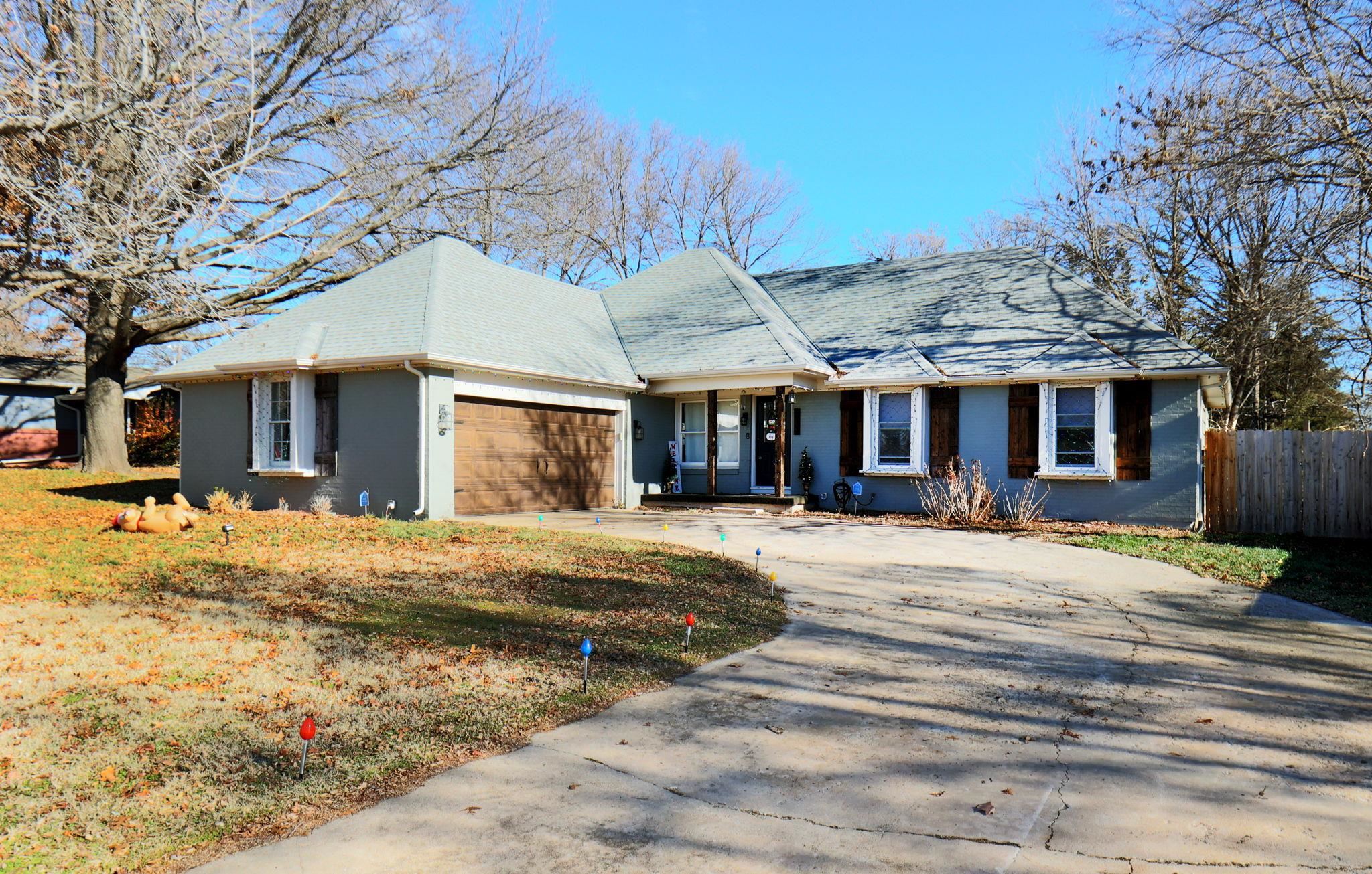 Derby, Kansas 67037, United States, 3 Bedrooms Bedrooms, ,3 BathroomsBathrooms,Residential,Pending,67868