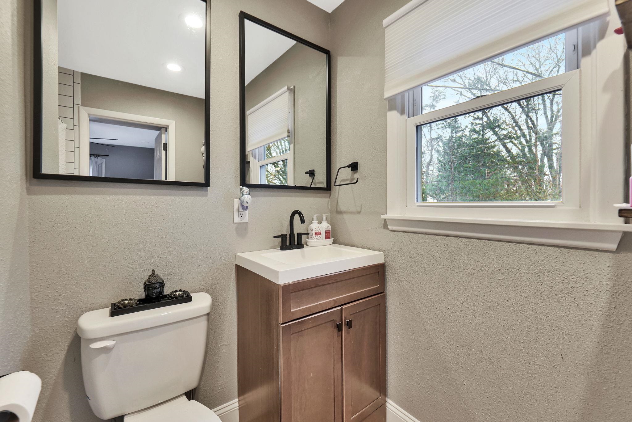 Derby, Kansas 67037, United States, 3 Bedrooms Bedrooms, ,3 BathroomsBathrooms,Residential,Pending,67868