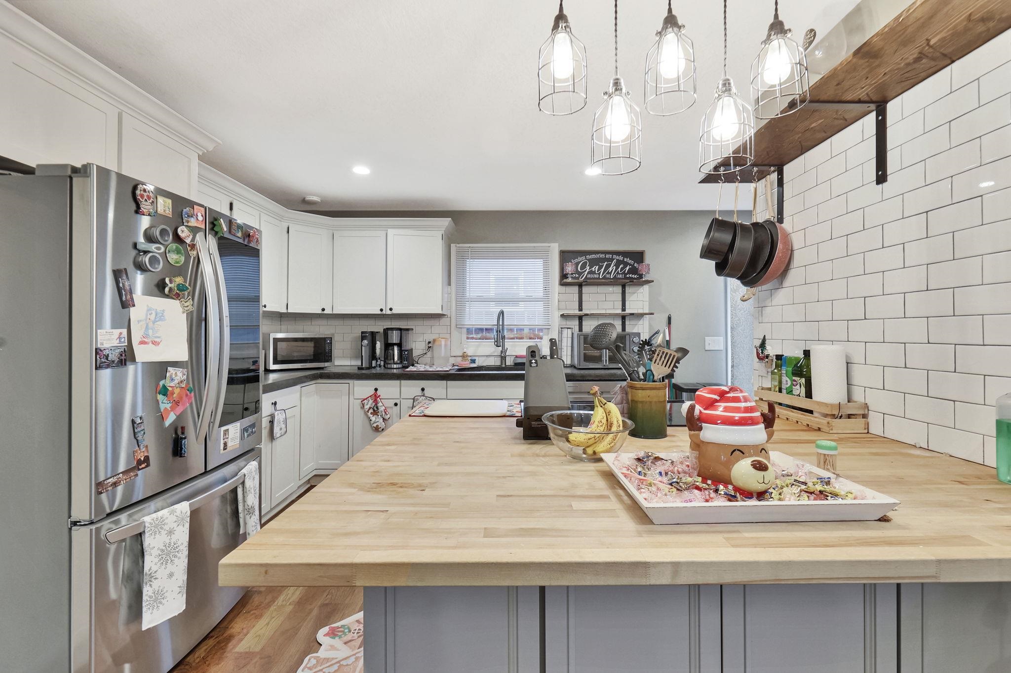 Derby, Kansas 67037, United States, 3 Bedrooms Bedrooms, ,3 BathroomsBathrooms,Residential,Pending,67868