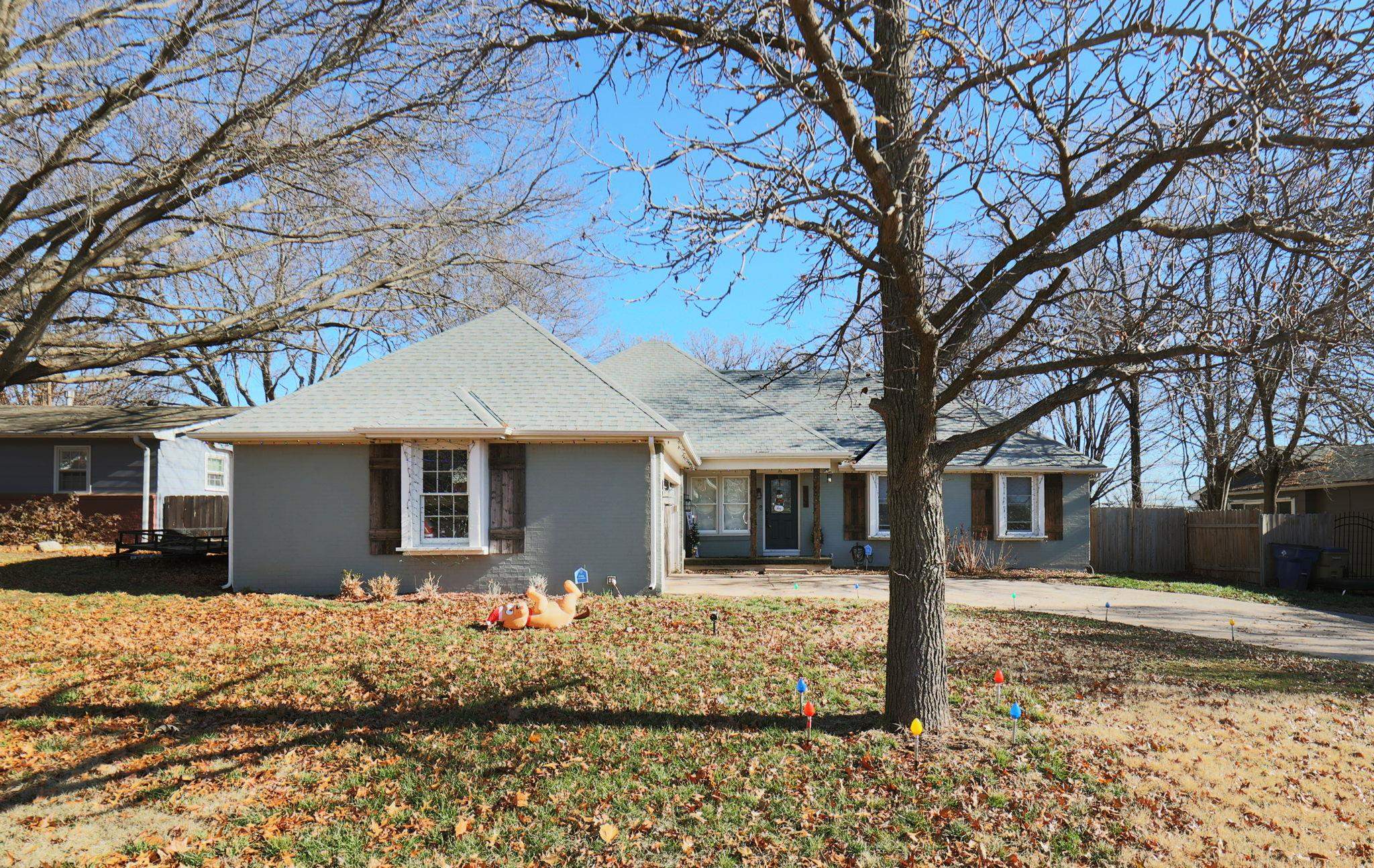 Derby, Kansas 67037, United States, 3 Bedrooms Bedrooms, ,3 BathroomsBathrooms,Residential,Pending,67868