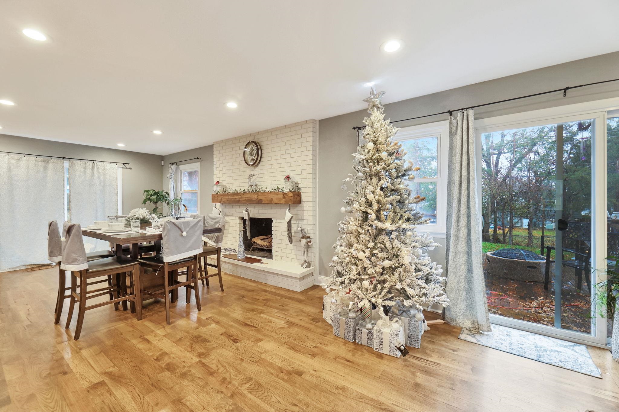 Derby, Kansas 67037, United States, 3 Bedrooms Bedrooms, ,3 BathroomsBathrooms,Residential,Pending,67868