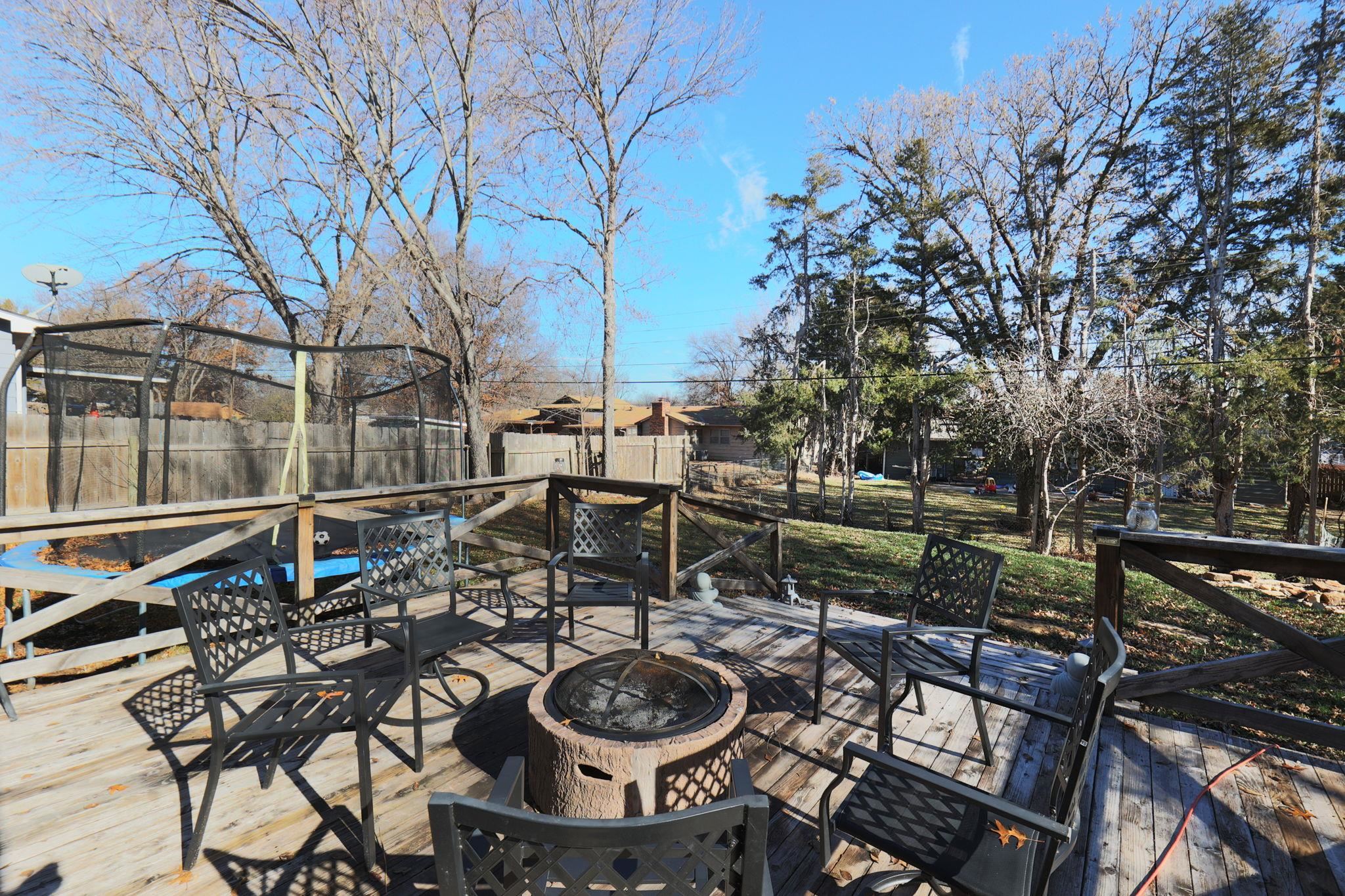 Derby, Kansas 67037, United States, 3 Bedrooms Bedrooms, ,3 BathroomsBathrooms,Residential,Pending,67868