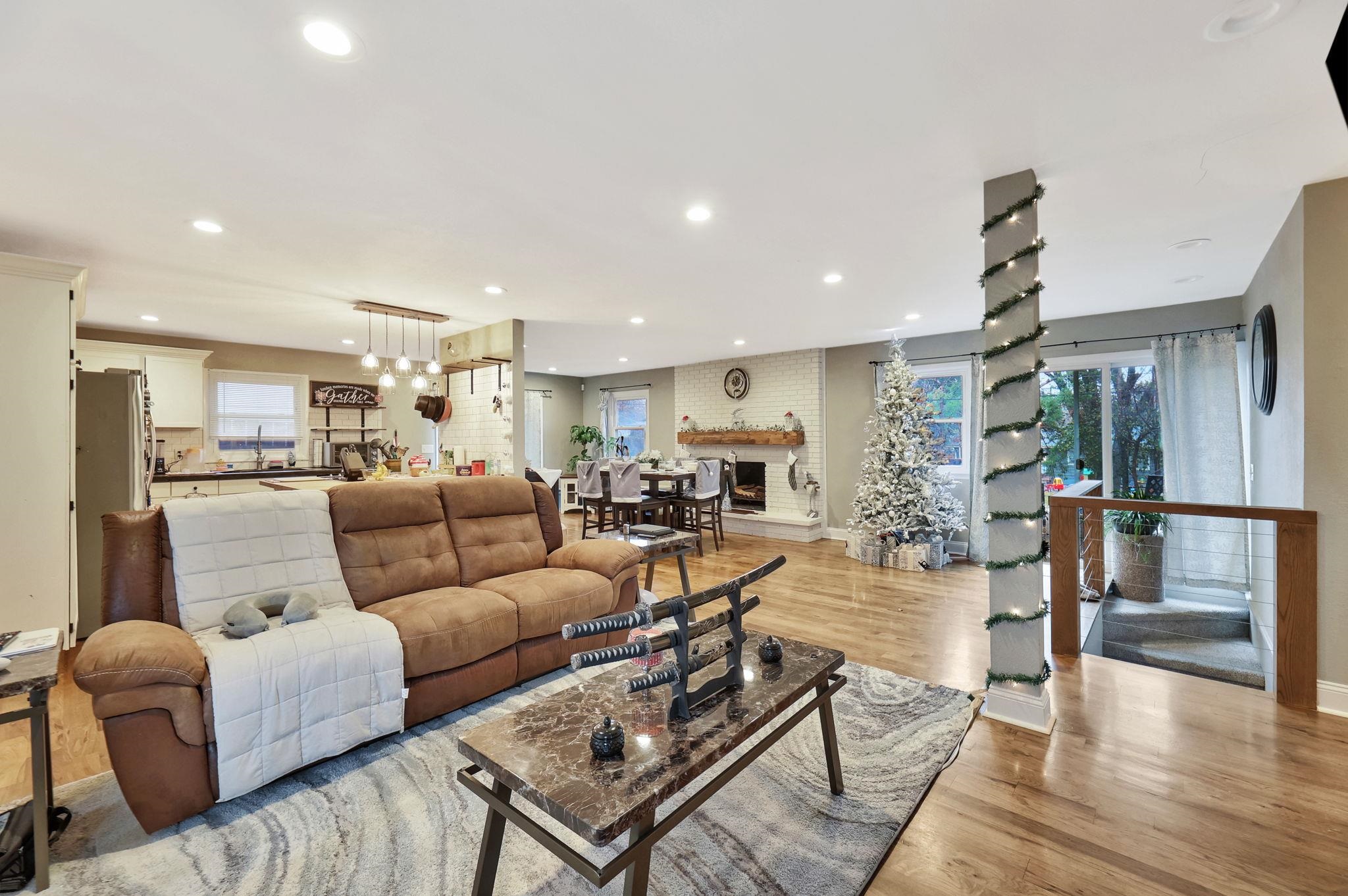 Derby, Kansas 67037, United States, 3 Bedrooms Bedrooms, ,3 BathroomsBathrooms,Residential,Pending,67868