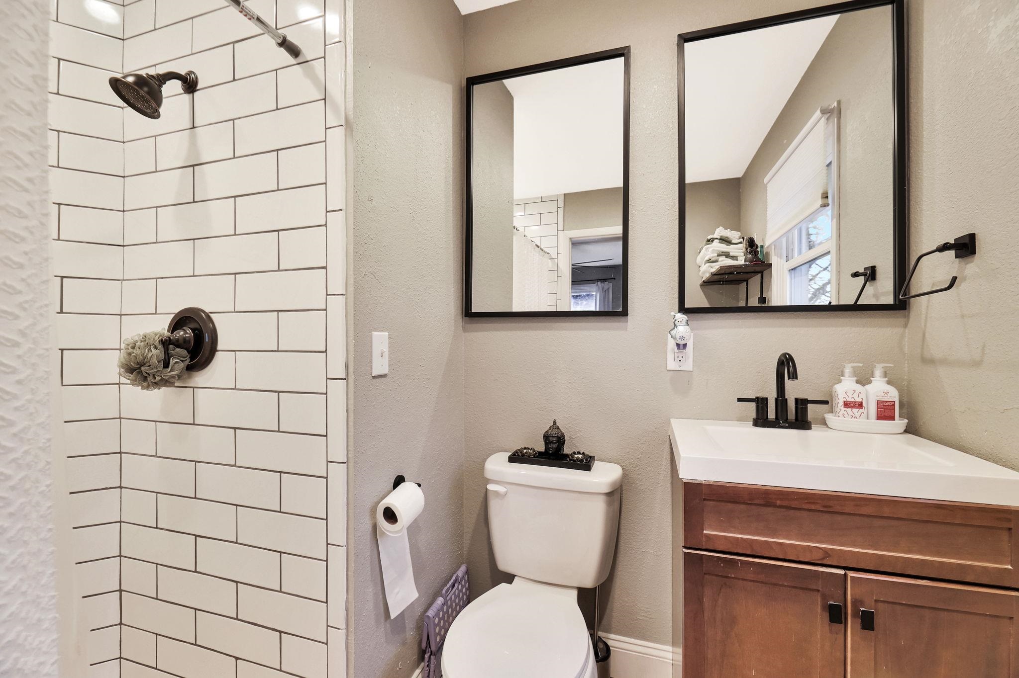 Derby, Kansas 67037, United States, 3 Bedrooms Bedrooms, ,3 BathroomsBathrooms,Residential,Pending,67868