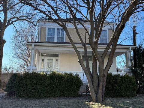 Homes For Sale - 609 State St<br/> Salina, KS 67401