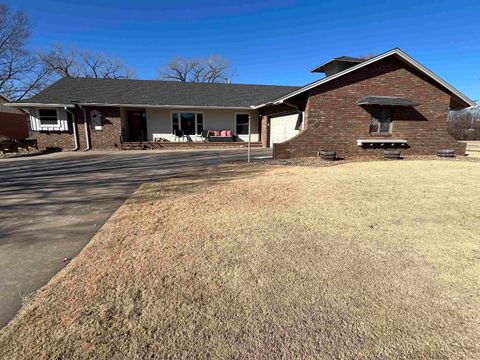 Homes For Sale - 307 Willow Rd<br/> Marion County, Hillsboro, KS 67063