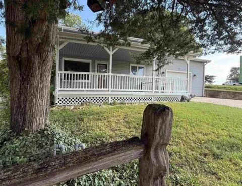 Homes For Sale - 17 Rock Rd<br/> Marion, KS 66861