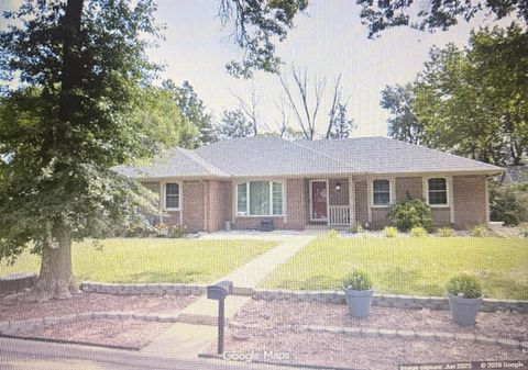 Townhouse For Sale - 1 Woodland Ct<br/> Mount Hope, KS 67108