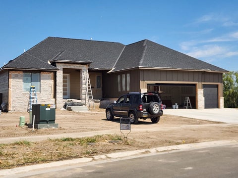 Homes For Sale - 8266 W Mossy Stone St<br/> Maize, KS 67101