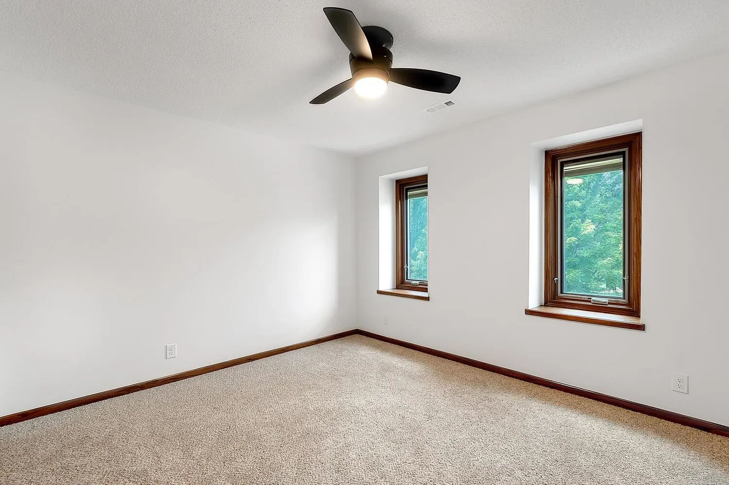 Wichita, Kansas 67206, United States, 4 Bedrooms Bedrooms, ,4 BathroomsBathrooms,Residential,Active,168102