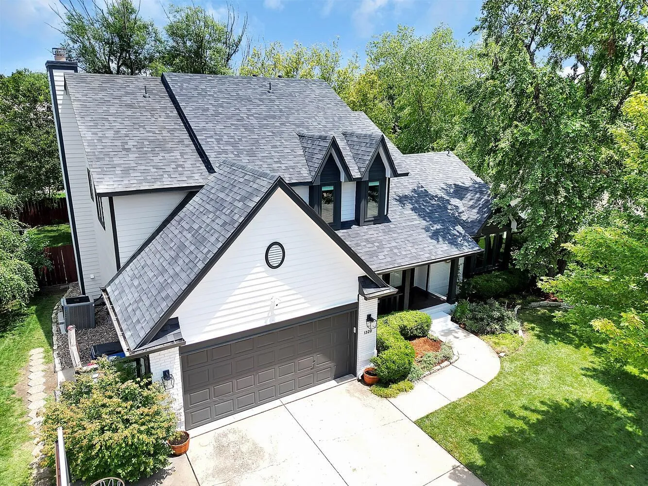 Wichita, Kansas 67206, United States, 4 Bedrooms Bedrooms, ,4 BathroomsBathrooms,Residential,Active,168102