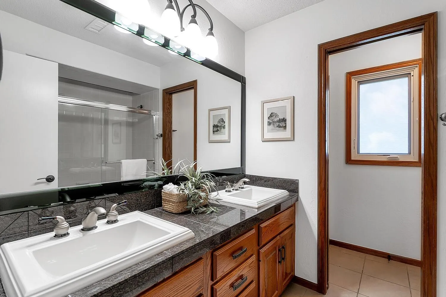 Wichita, Kansas 67206, United States, 4 Bedrooms Bedrooms, ,4 BathroomsBathrooms,Residential,Active,168102