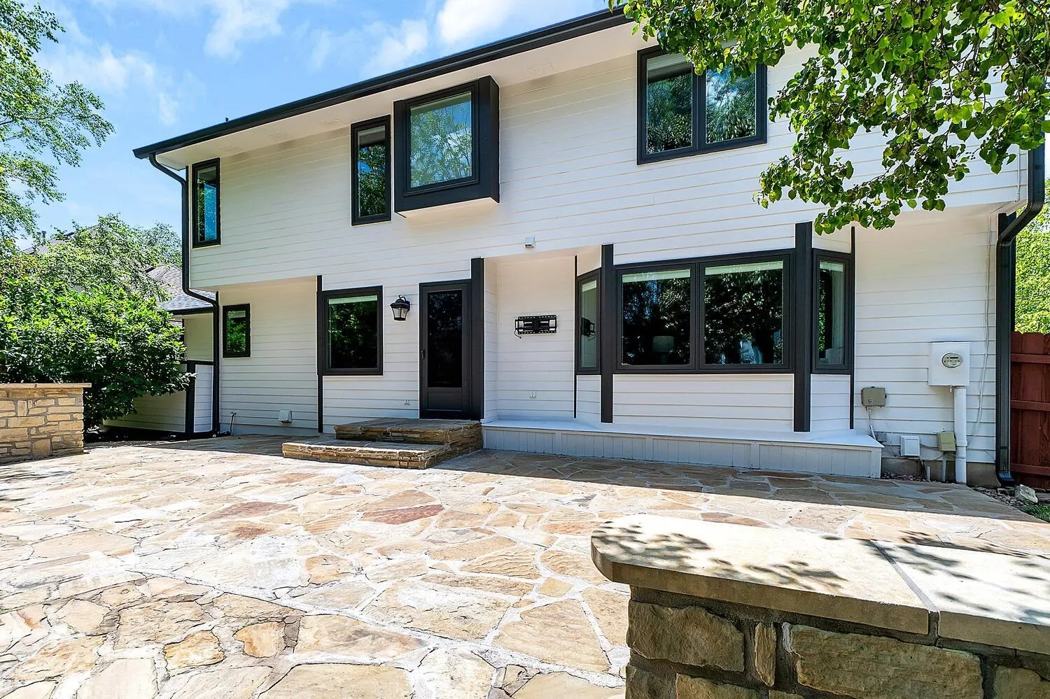 Wichita, Kansas 67206, United States, 4 Bedrooms Bedrooms, ,4 BathroomsBathrooms,Residential,Active,168102