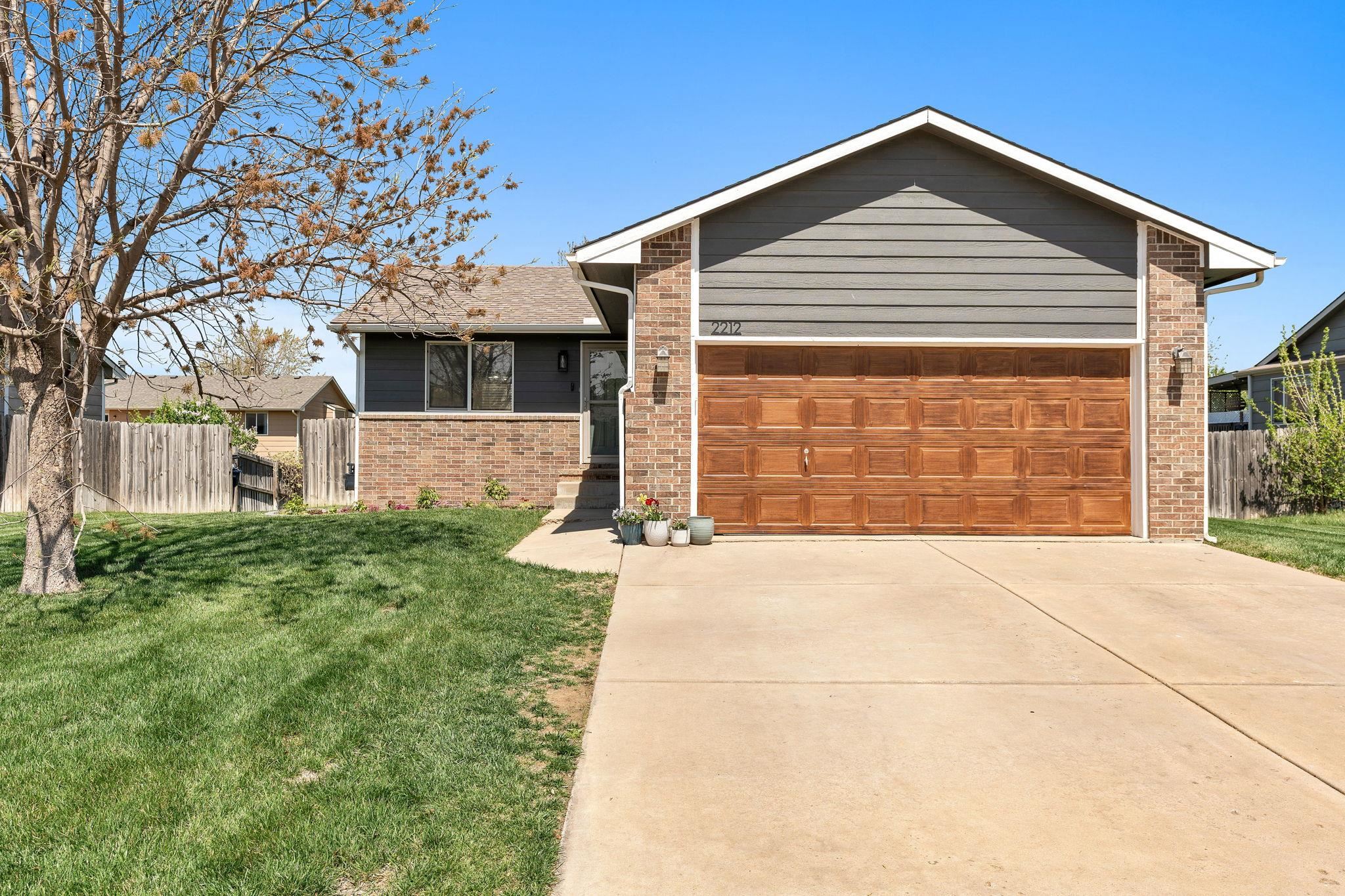 2212 E Spring Hill Dr, Goddard, Kansas image 1