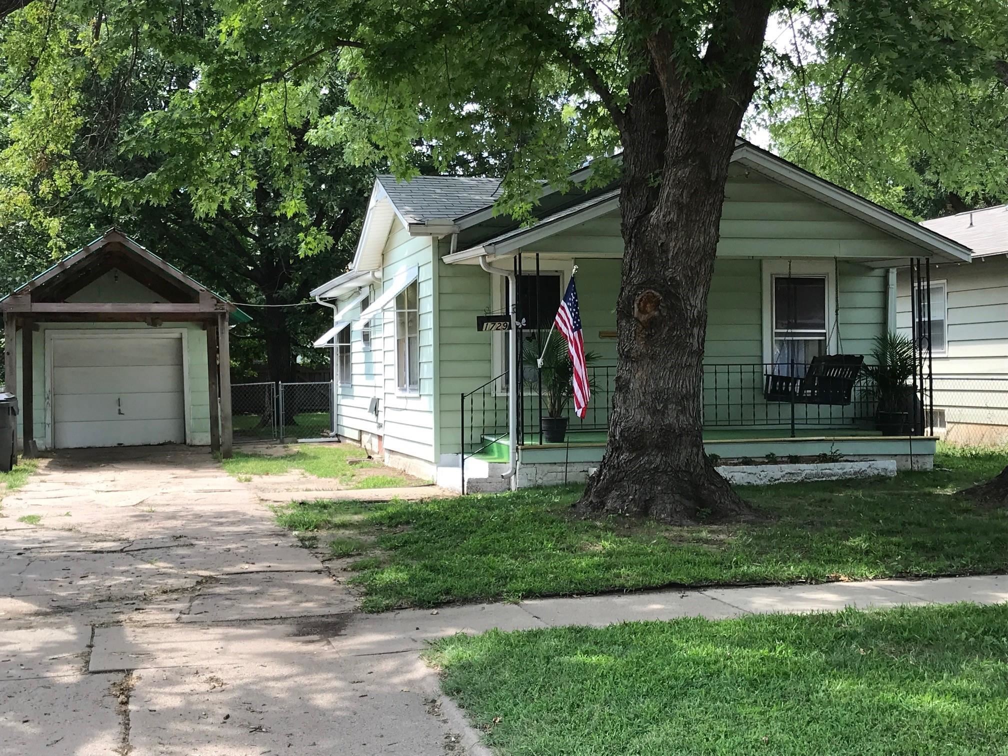 1729 S Waco Ave
