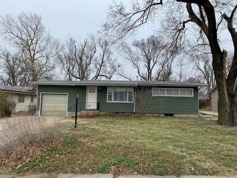 Homes For Sale - 1004 S Plum St<br/> Harvey County, Newton, KS 67114