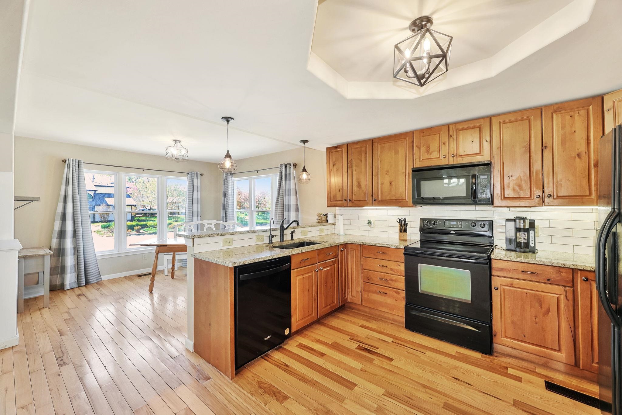 Derby, Kansas 67037, United States, 4 Bedrooms Bedrooms, ,3 BathroomsBathrooms,Residential,Pending,60129