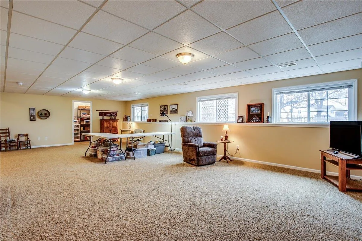 Wichita, Kansas 67207, United States, 3 Bedrooms Bedrooms, ,3 BathroomsBathrooms,Residential,Active,5801