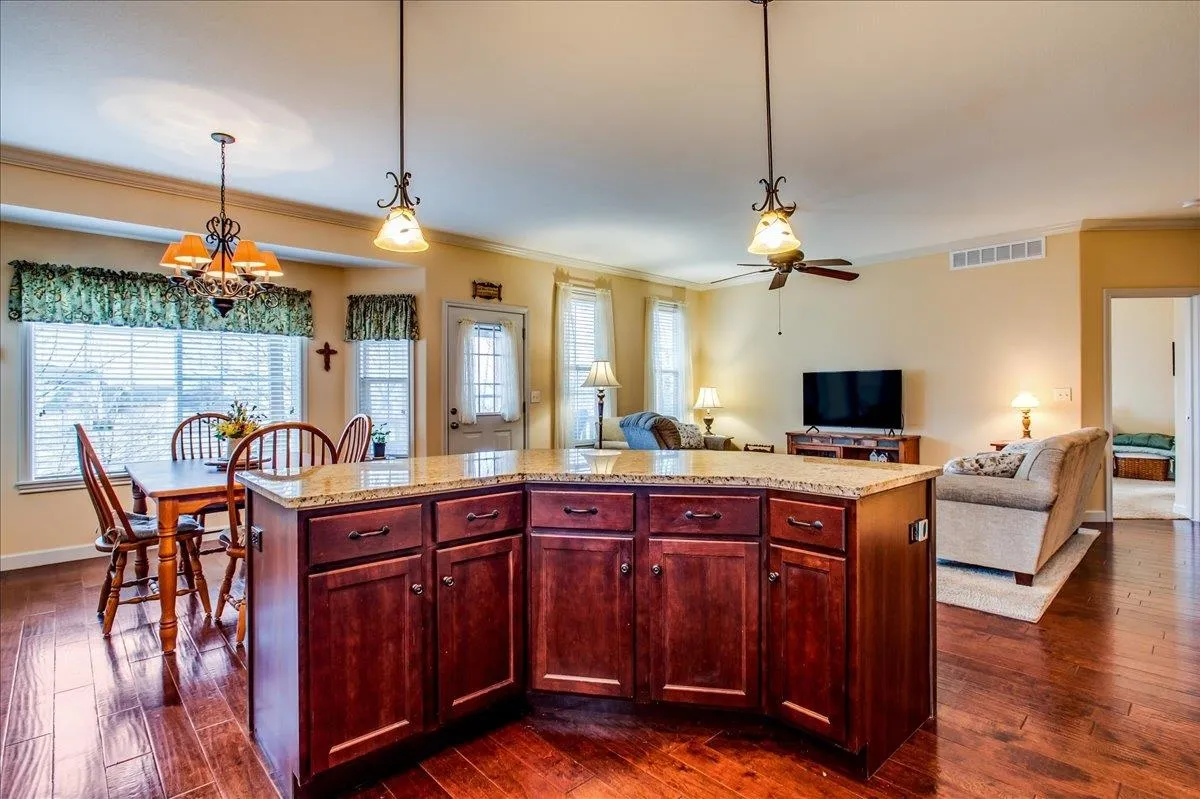 Wichita, Kansas 67207, United States, 3 Bedrooms Bedrooms, ,3 BathroomsBathrooms,Residential,Active,5801