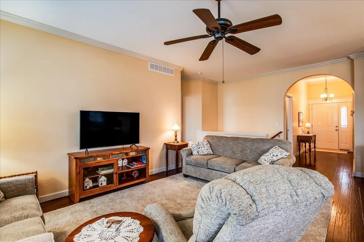 Wichita, Kansas 67207, United States, 3 Bedrooms Bedrooms, ,3 BathroomsBathrooms,Residential,Active,5801