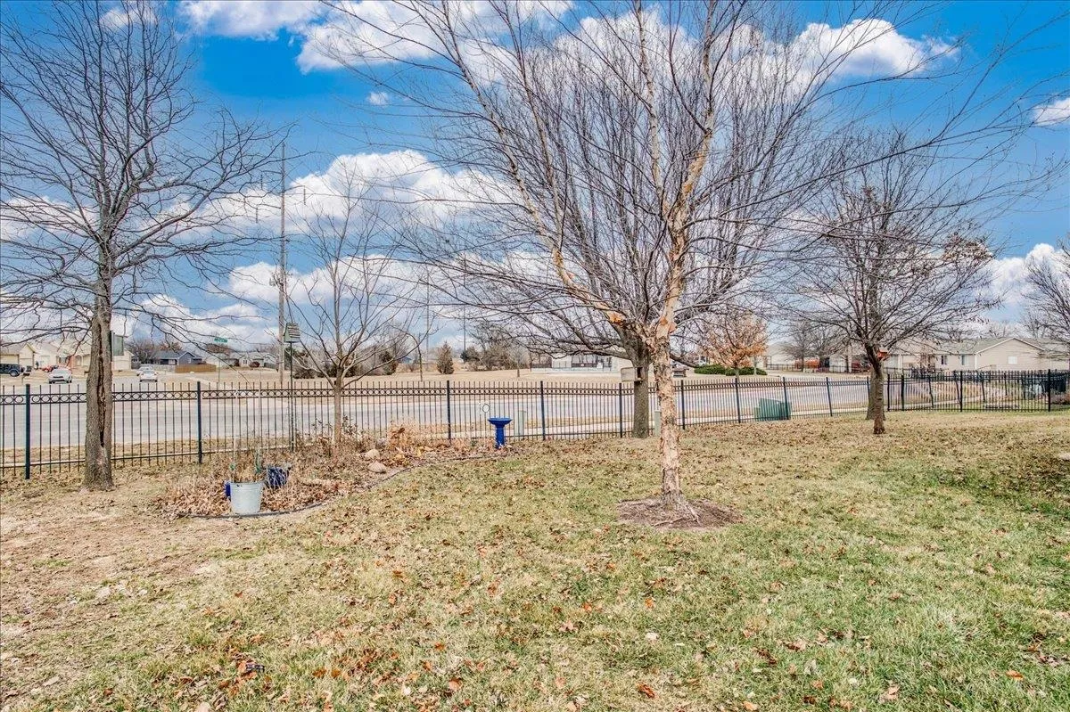 Wichita, Kansas 67207, United States, 3 Bedrooms Bedrooms, ,3 BathroomsBathrooms,Residential,Active,5801