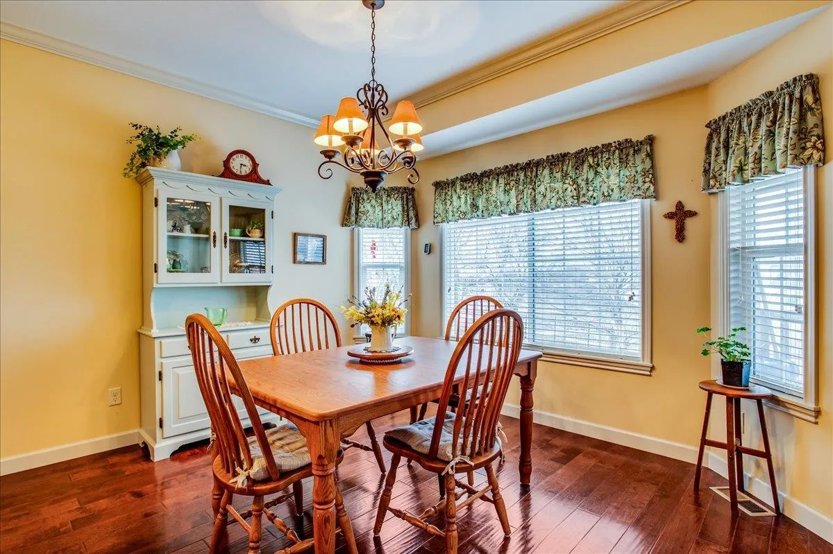 Wichita, Kansas 67207, United States, 3 Bedrooms Bedrooms, ,3 BathroomsBathrooms,Residential,Active,5801