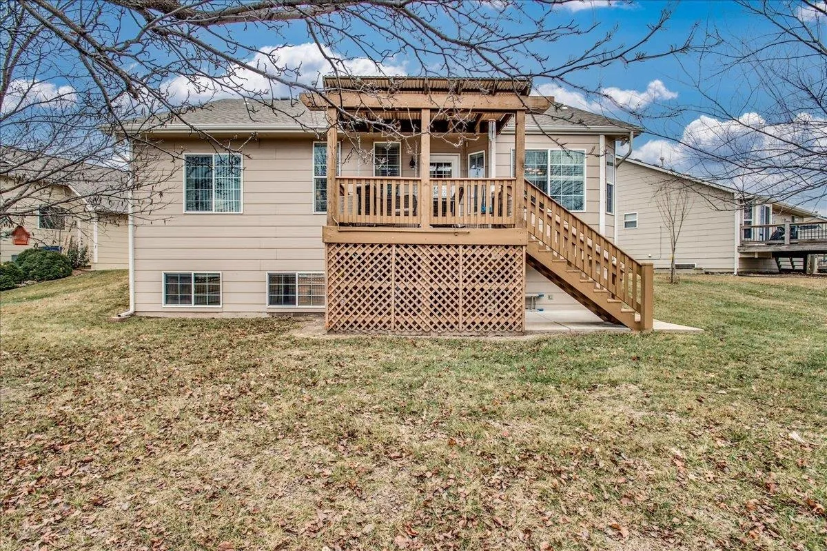 Wichita, Kansas 67207, United States, 3 Bedrooms Bedrooms, ,3 BathroomsBathrooms,Residential,Active,5801