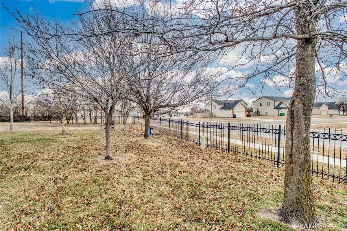 Wichita, Kansas 67207, United States, 3 Bedrooms Bedrooms, ,3 BathroomsBathrooms,Residential,Active,5801