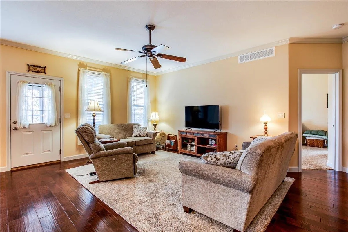 Wichita, Kansas 67207, United States, 3 Bedrooms Bedrooms, ,3 BathroomsBathrooms,Residential,Active,5801