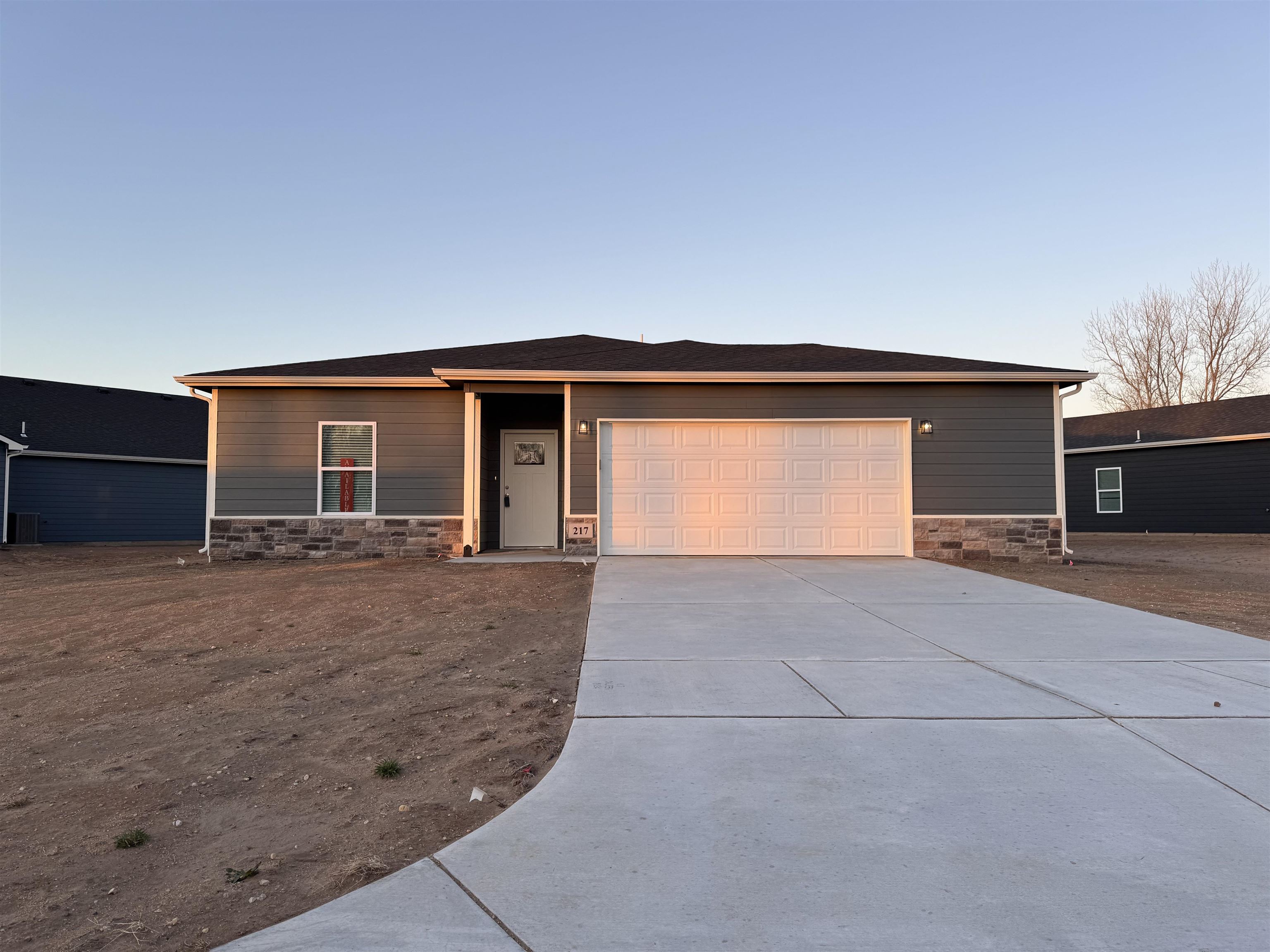 217 Lakeside Dr, Cheney, Kansas image 1