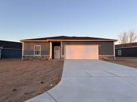 217 Lakeside Dr, Cheney, KS MLS: 643524