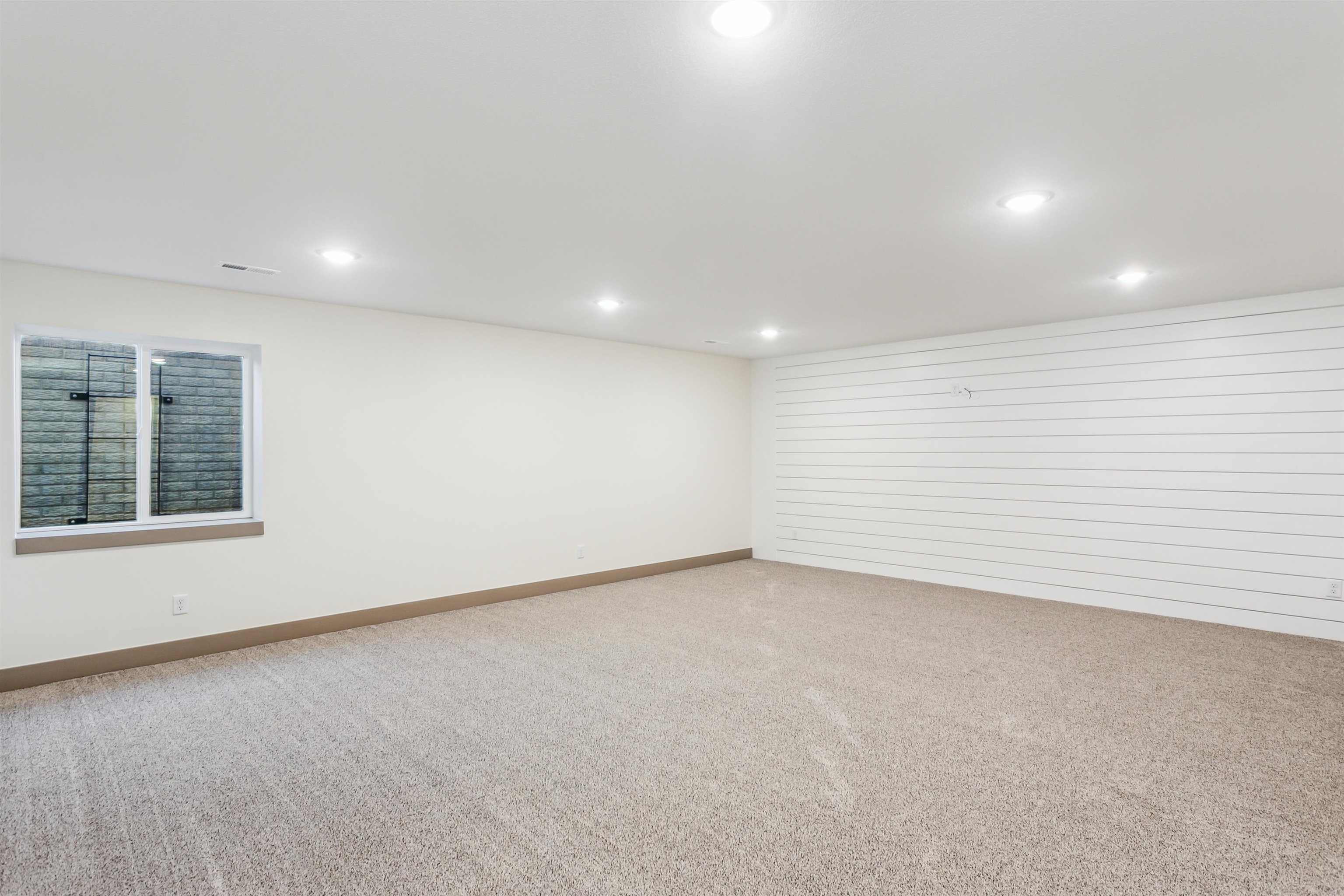 5821 N Newport St, Park City, Kansas image 25