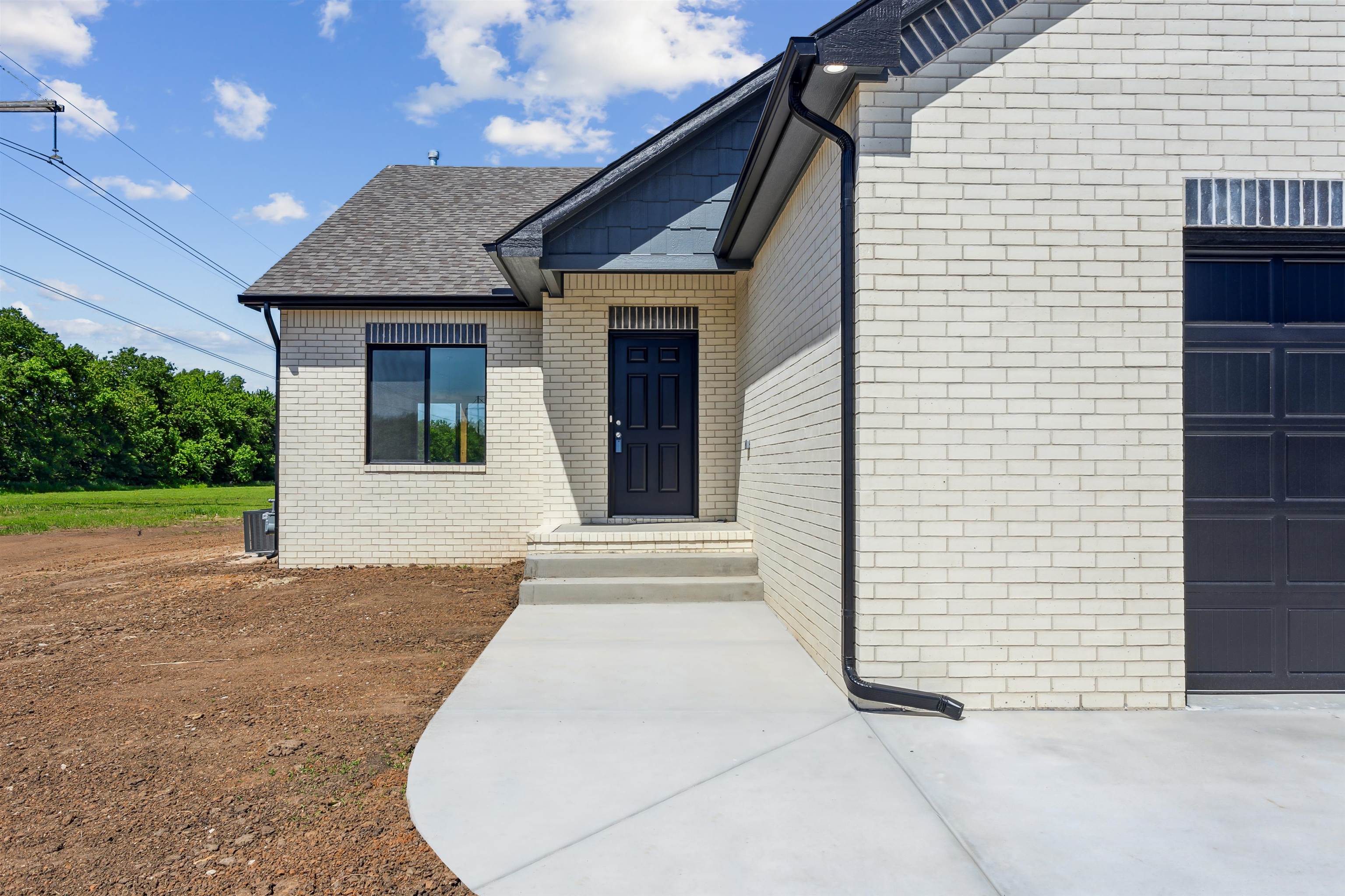 5821 N Newport St, Park City, Kansas image 3
