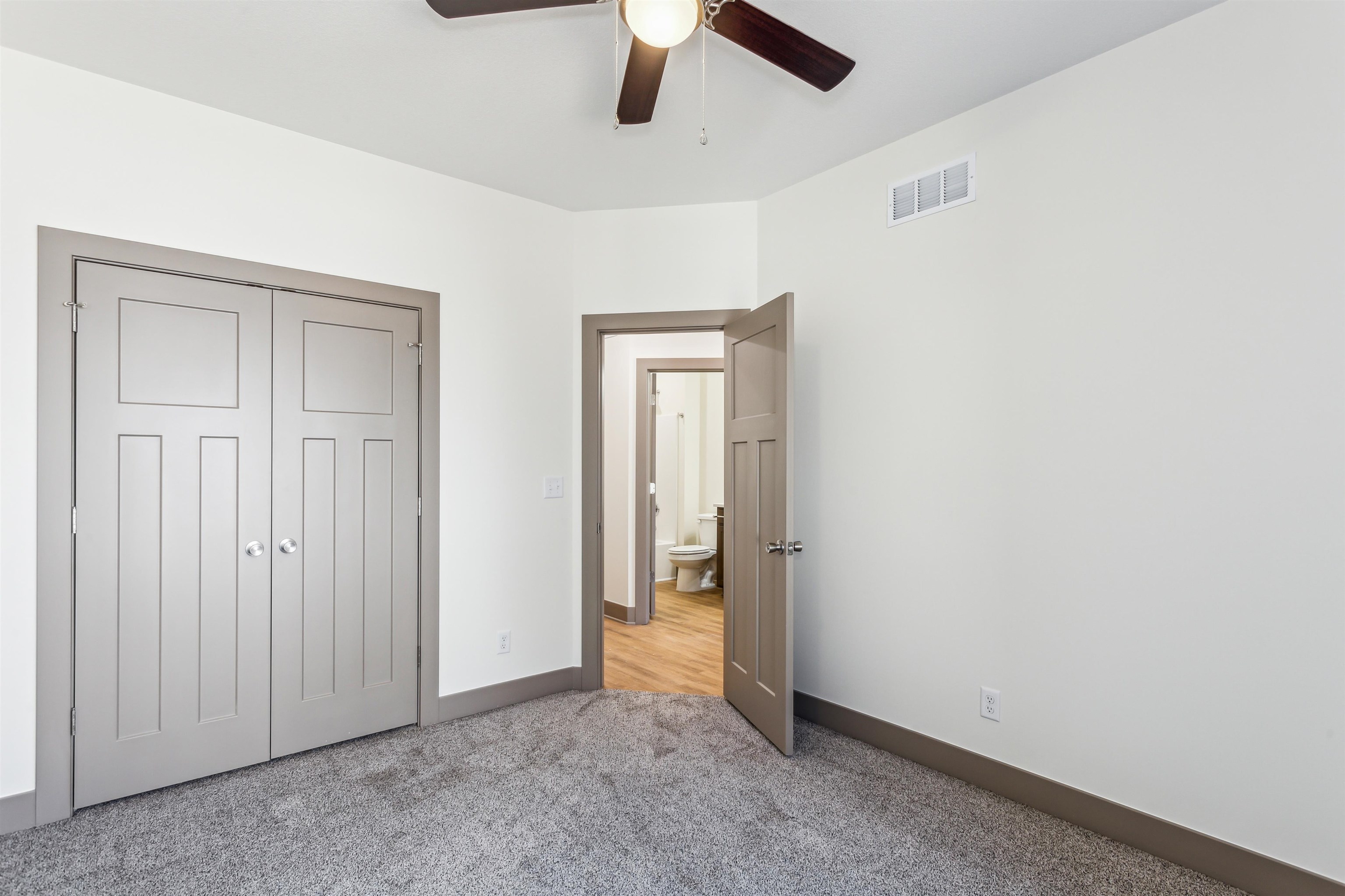 5821 N Newport St, Park City, Kansas image 22