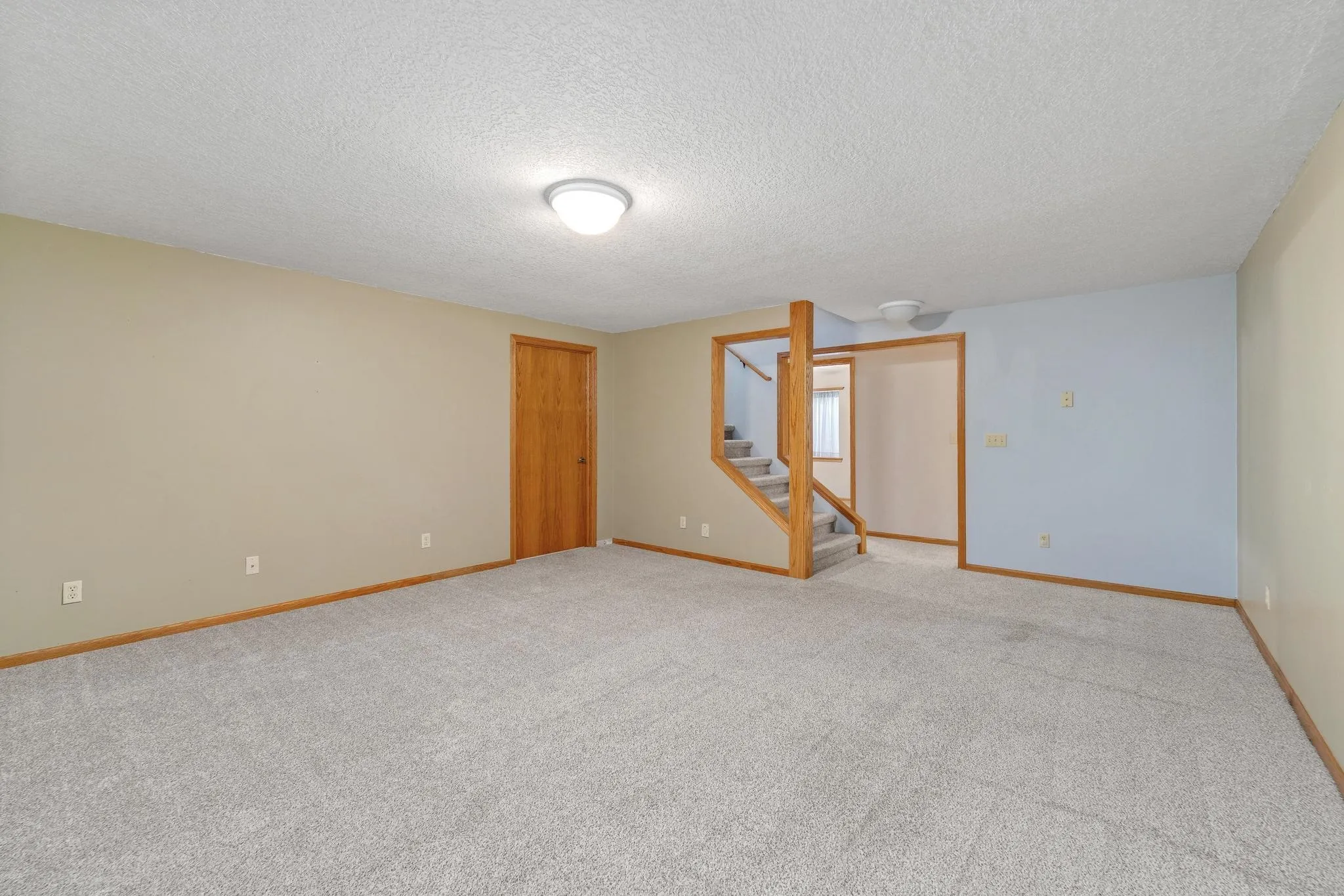 Oxford, Kansas 67119, United States, 5 Bedrooms Bedrooms, ,3 BathroomsBathrooms,Residential,Active,139571