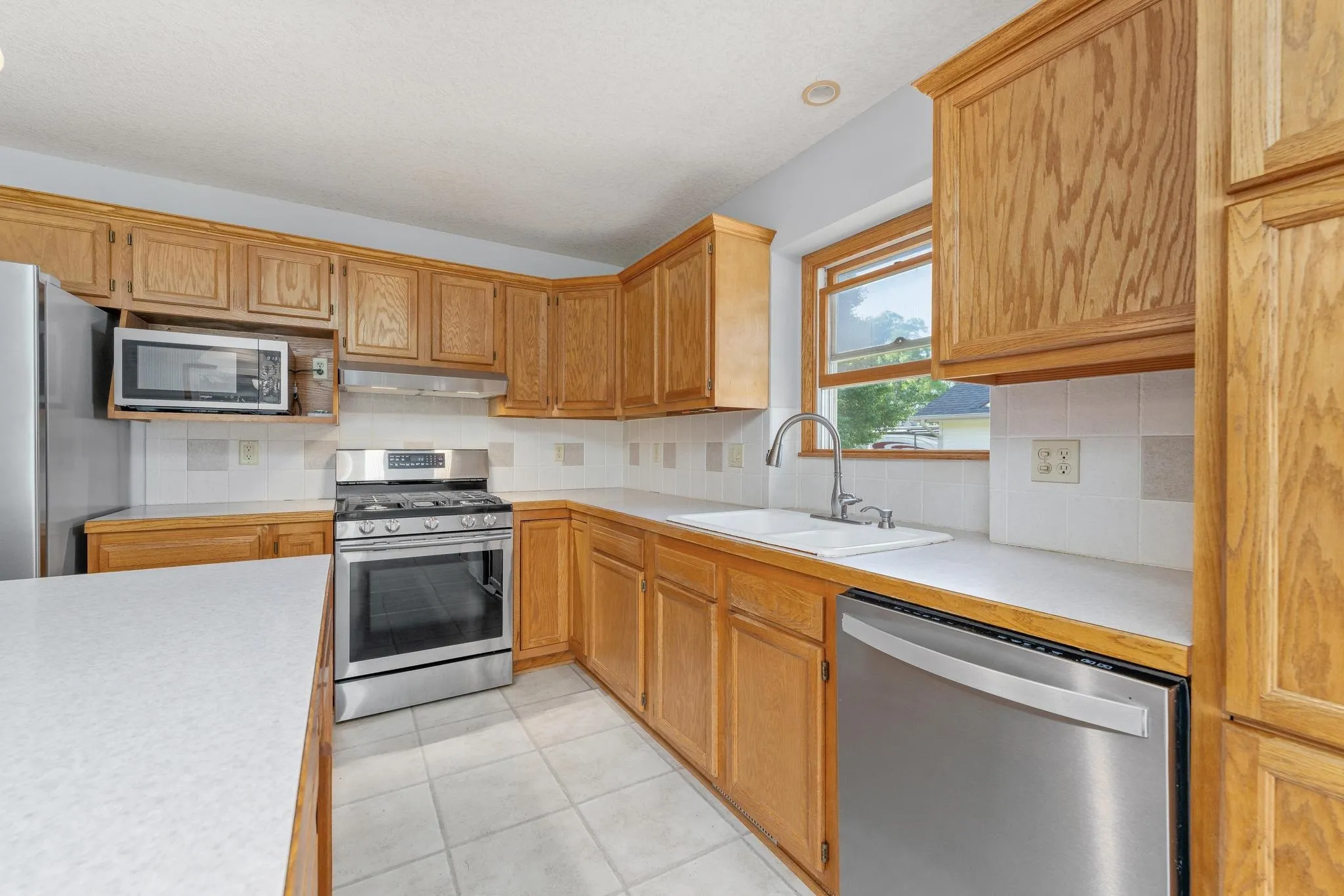 Oxford, Kansas 67119, United States, 5 Bedrooms Bedrooms, ,3 BathroomsBathrooms,Residential,Active,139571