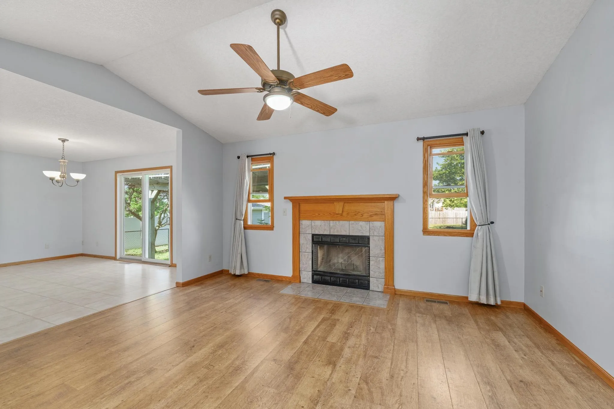 Oxford, Kansas 67119, United States, 5 Bedrooms Bedrooms, ,3 BathroomsBathrooms,Residential,Active,139571