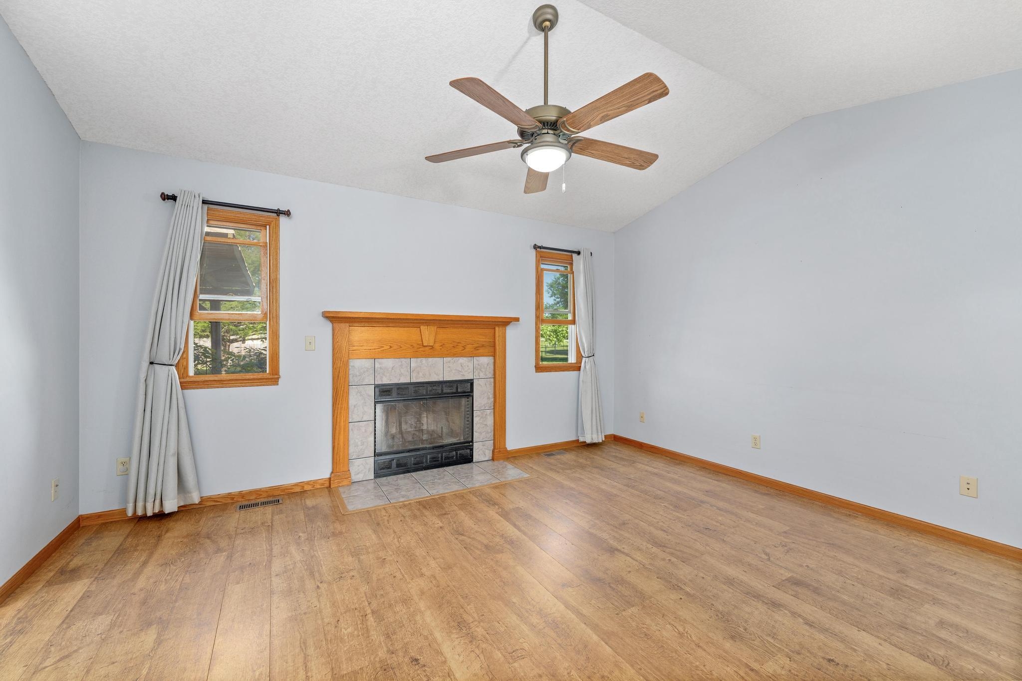 301 N Pacific St, Oxford, Kansas image 2