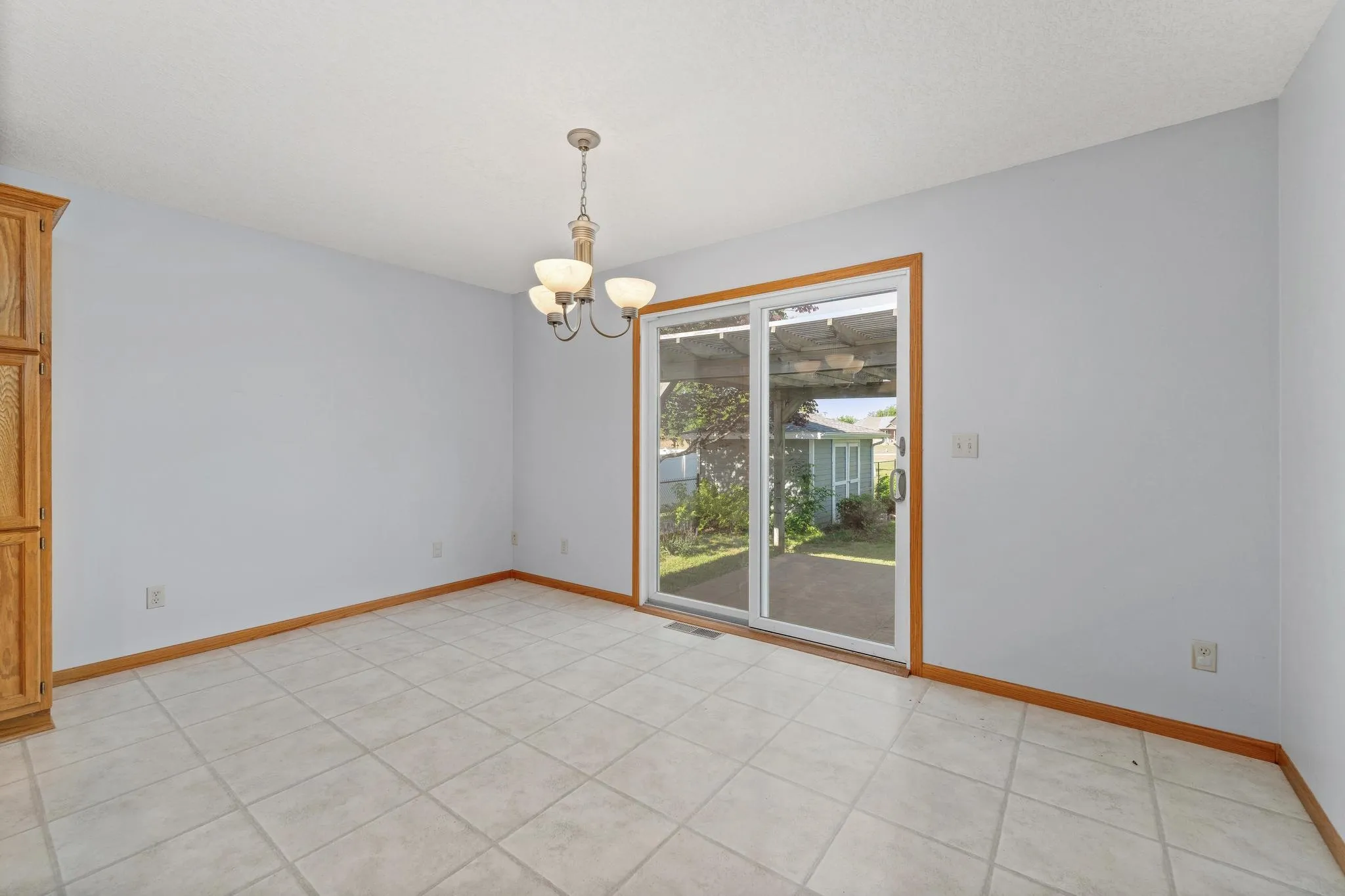 Oxford, Kansas 67119, United States, 5 Bedrooms Bedrooms, ,3 BathroomsBathrooms,Residential,Active,139571