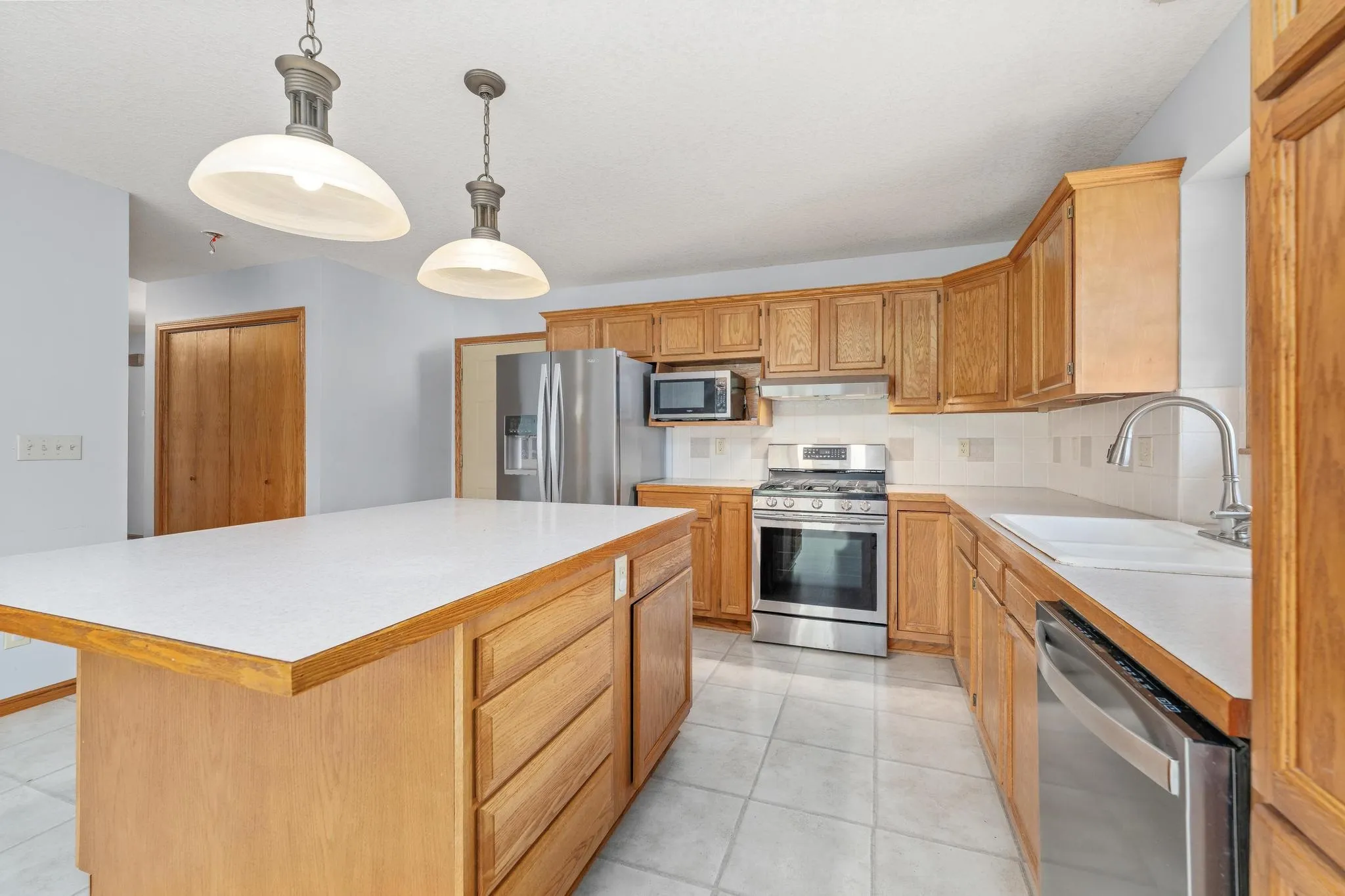 Oxford, Kansas 67119, United States, 5 Bedrooms Bedrooms, ,3 BathroomsBathrooms,Residential,Active,139571