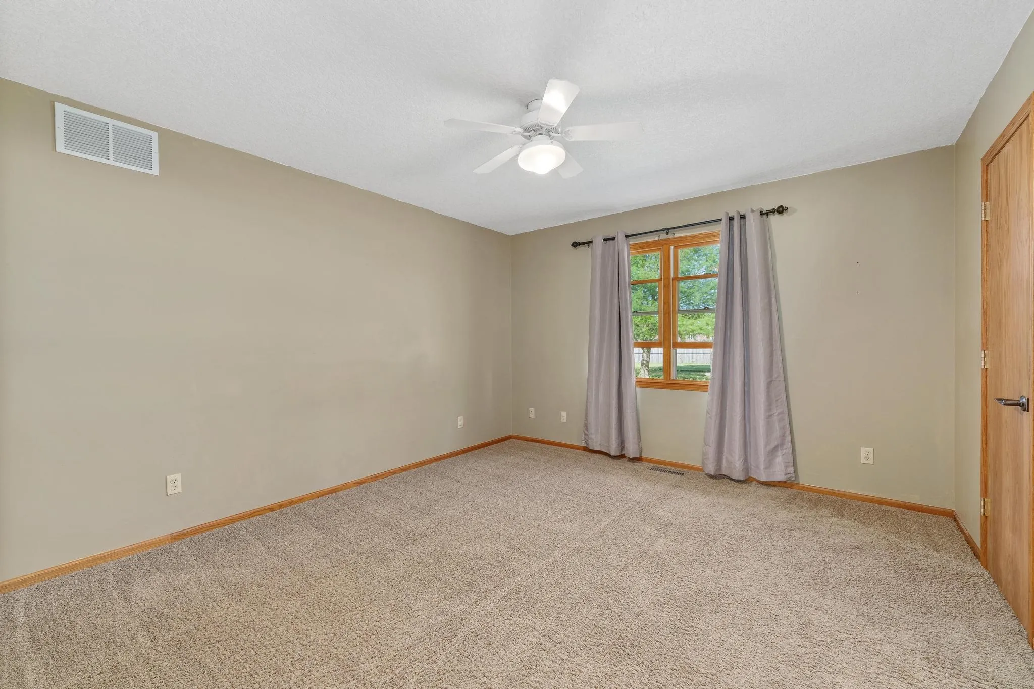 Oxford, Kansas 67119, United States, 5 Bedrooms Bedrooms, ,3 BathroomsBathrooms,Residential,Active,139571