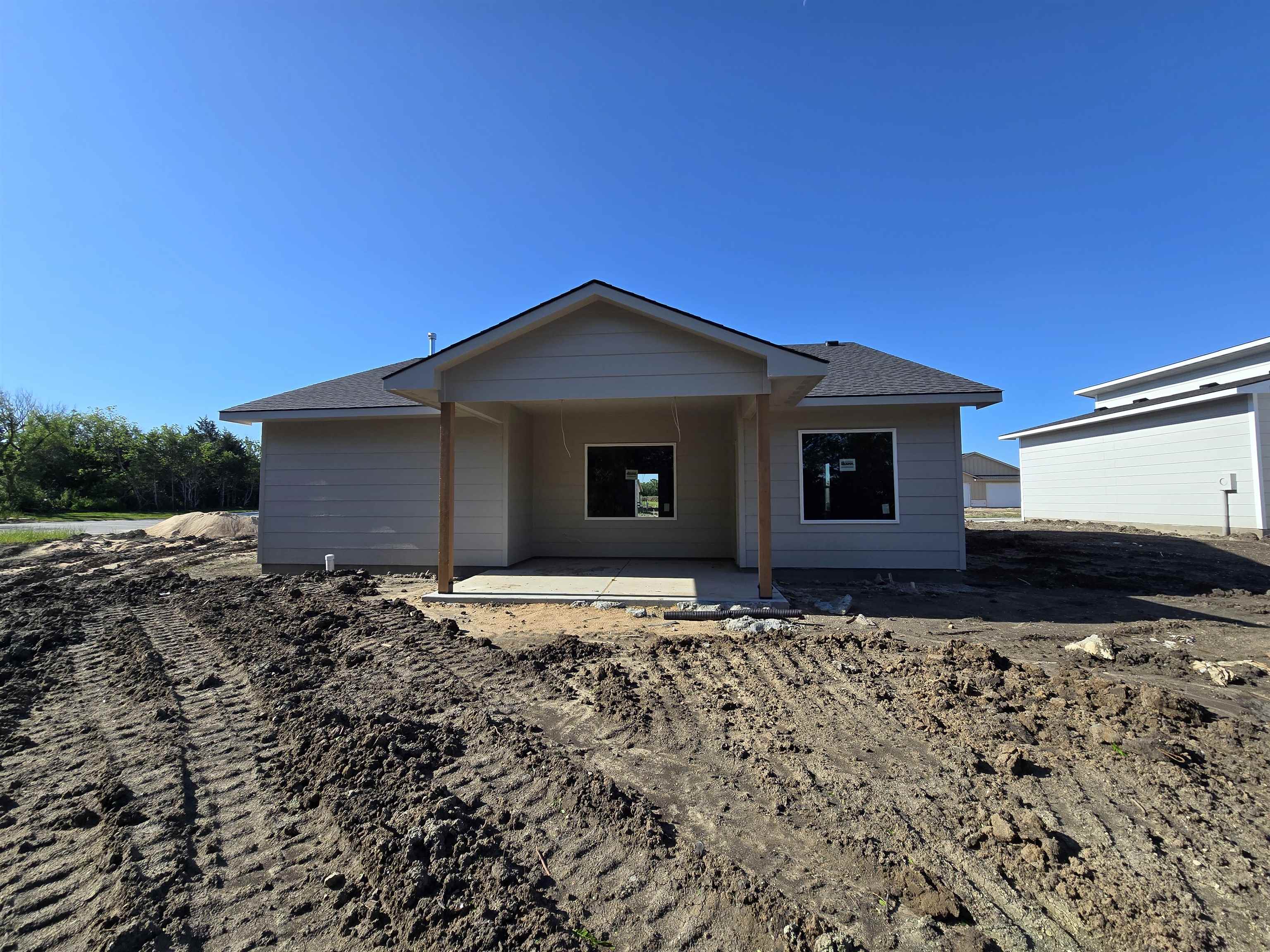 1220 SE 8th Cir, Newton, Kansas image 3