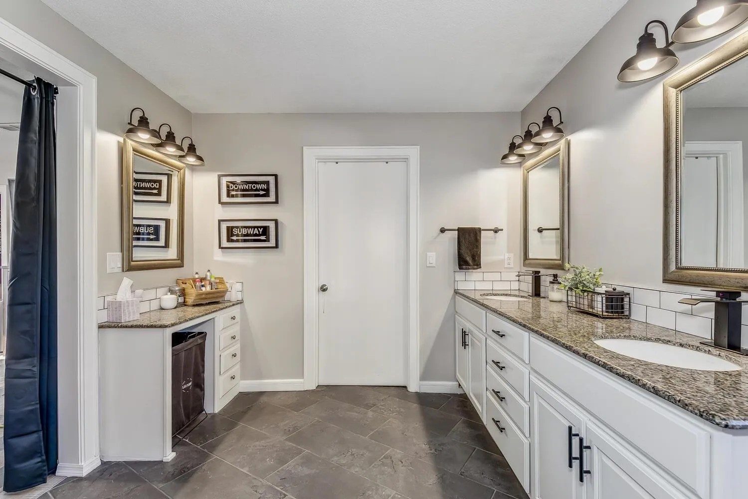 Wichita, Kansas 67235, United States, 4 Bedrooms Bedrooms, ,4 BathroomsBathrooms,Residential,Pending,54608