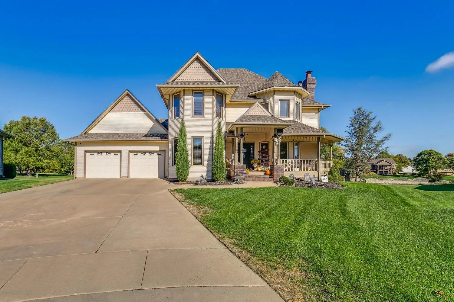 Wichita, Kansas 67235, United States, 4 Bedrooms Bedrooms, ,4 BathroomsBathrooms,Residential,Pending,54608