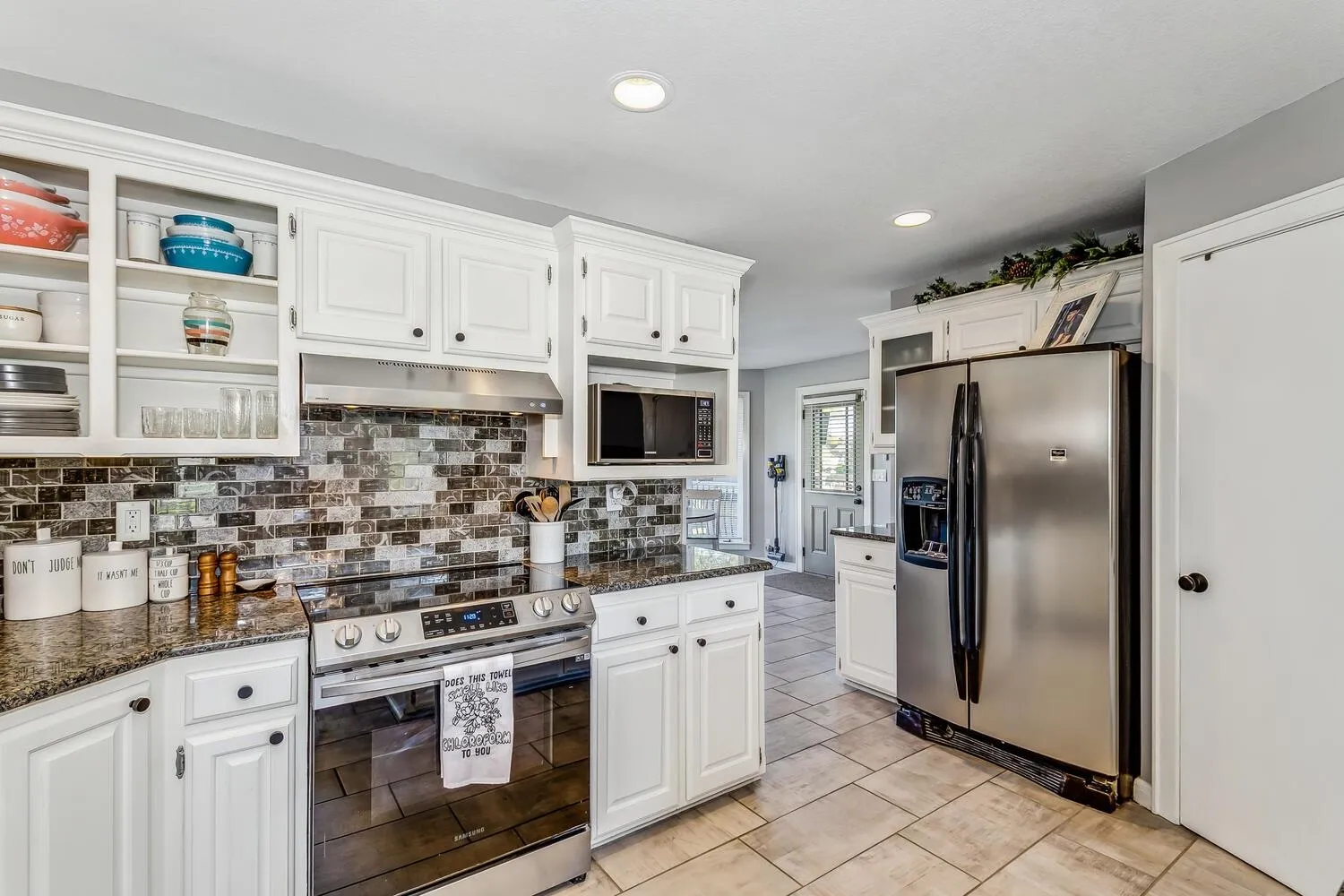 Wichita, Kansas 67235, United States, 4 Bedrooms Bedrooms, ,4 BathroomsBathrooms,Residential,Pending,54608