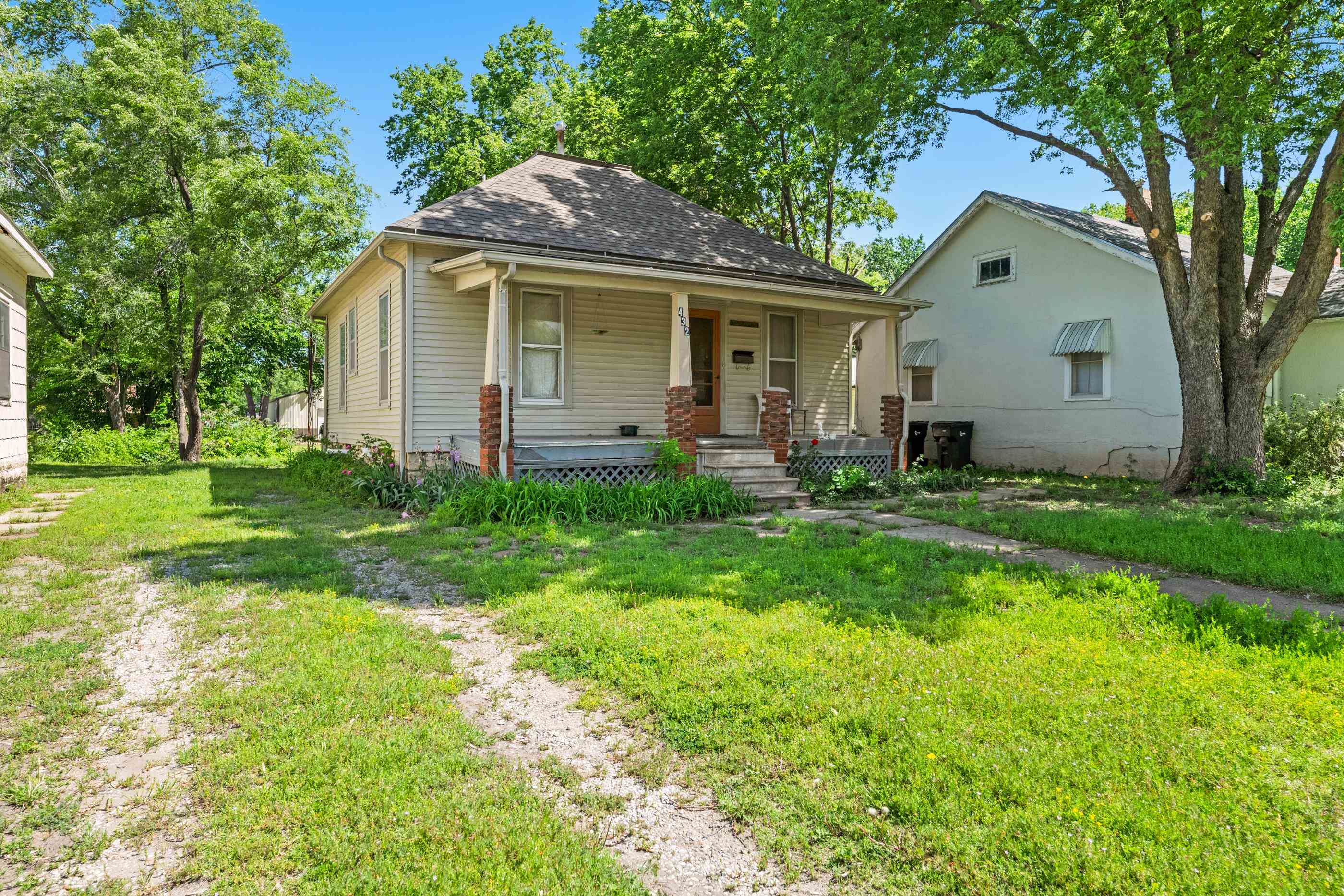 432 W 7th St, Newton, Kansas image 2