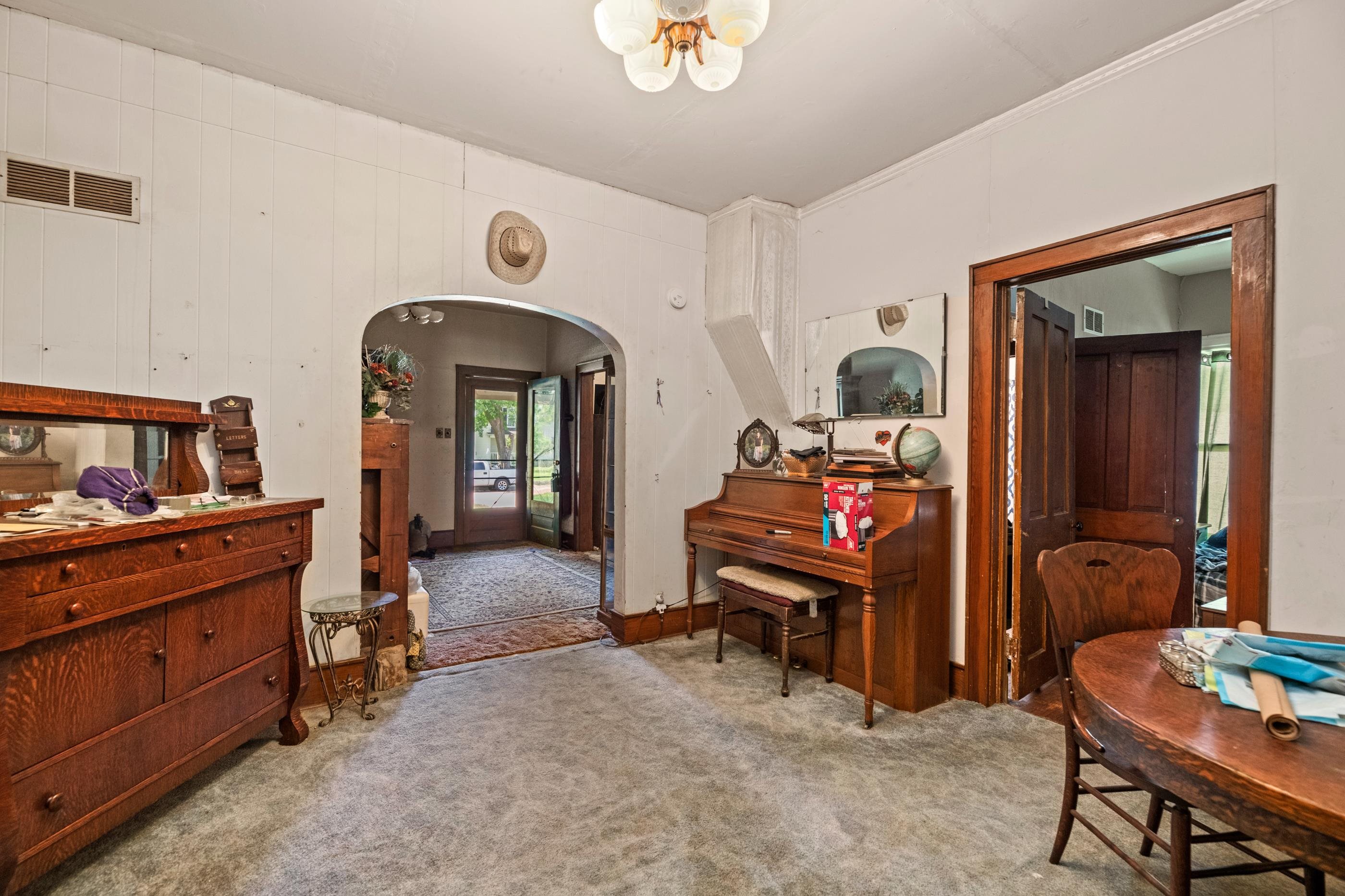 432 W 7th St, Newton, Kansas image 3